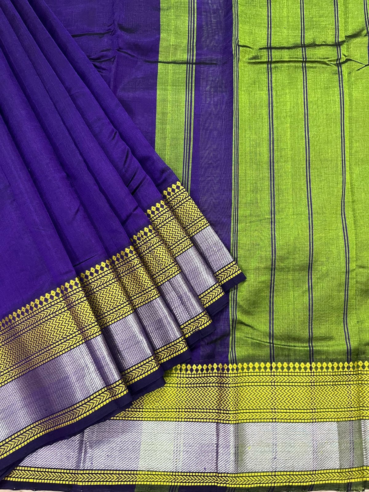 Zari and Thread border saree