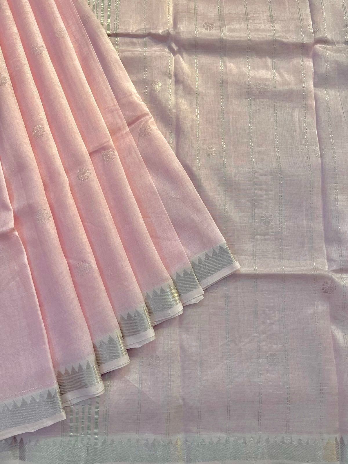 Jamdani saree