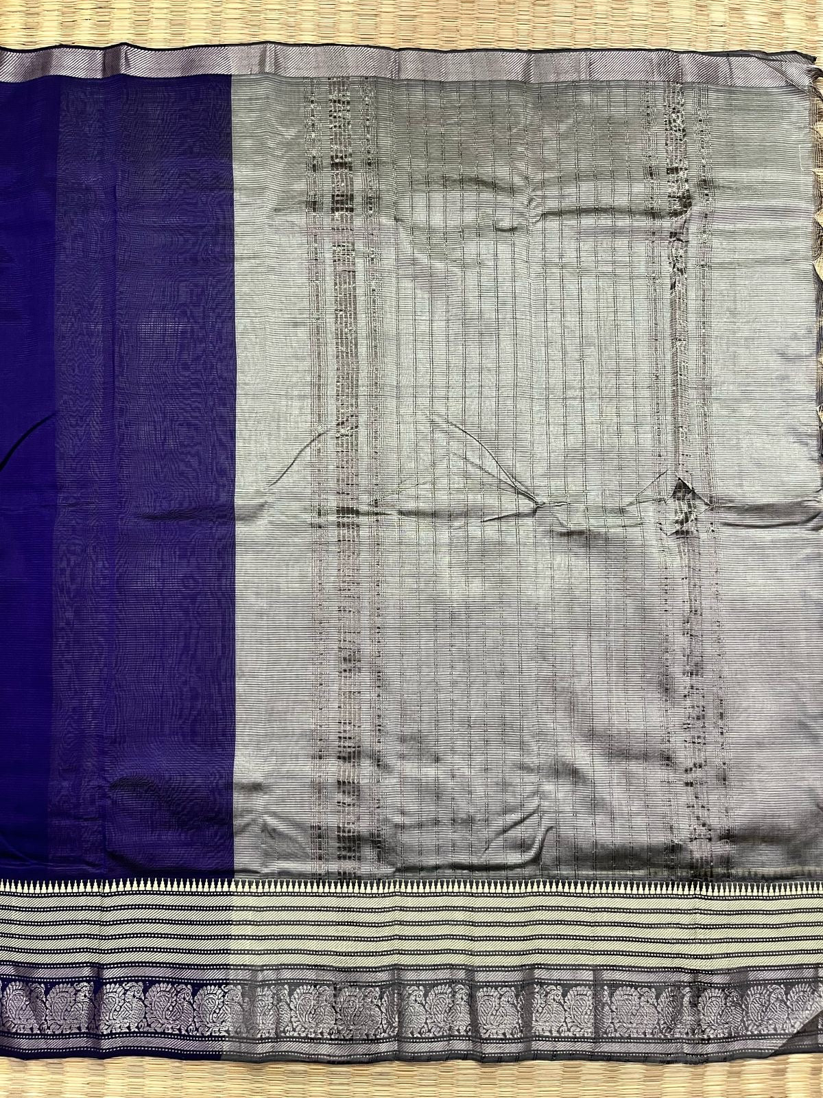 Zari and Thread border saree