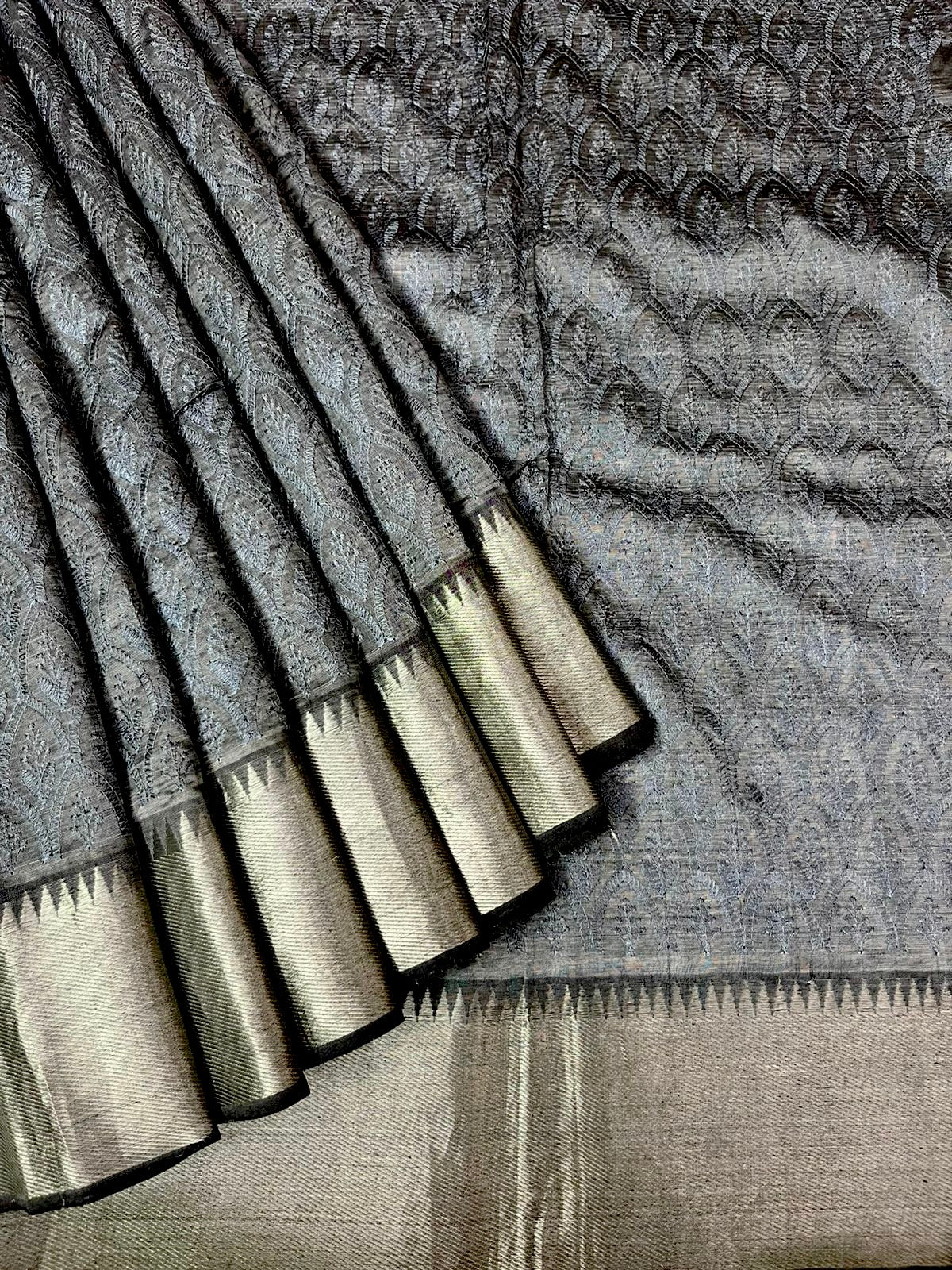Chikankari saree