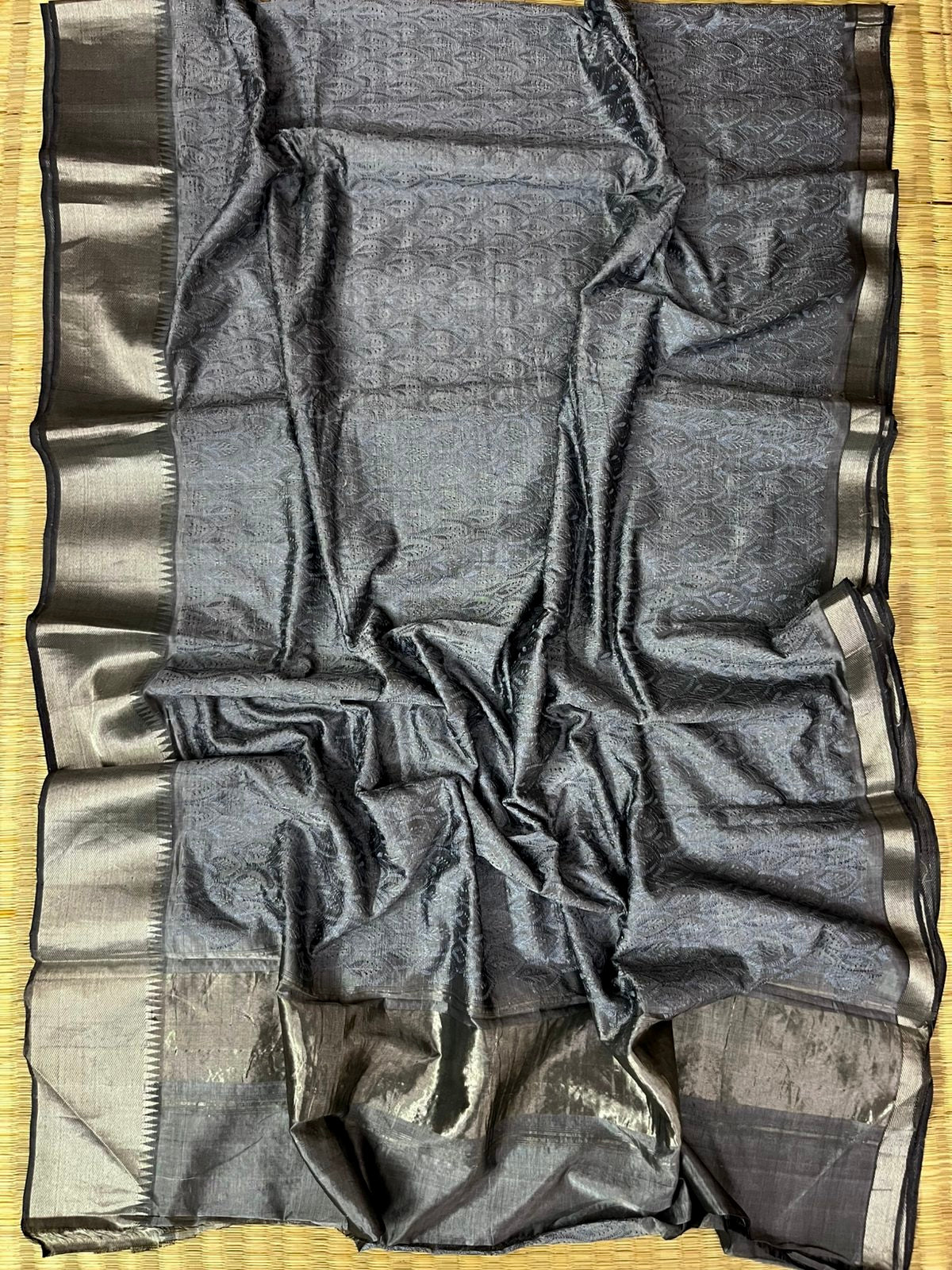 Chikankari saree