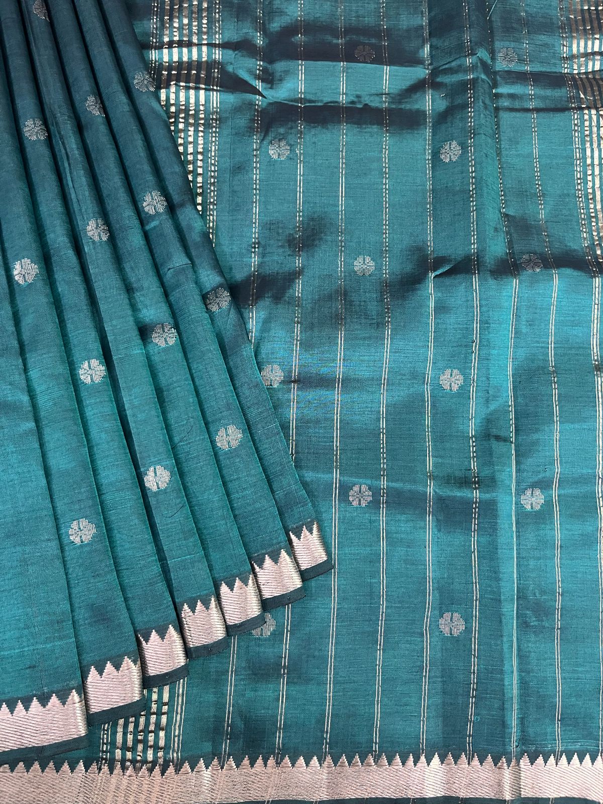 Jamdani saree