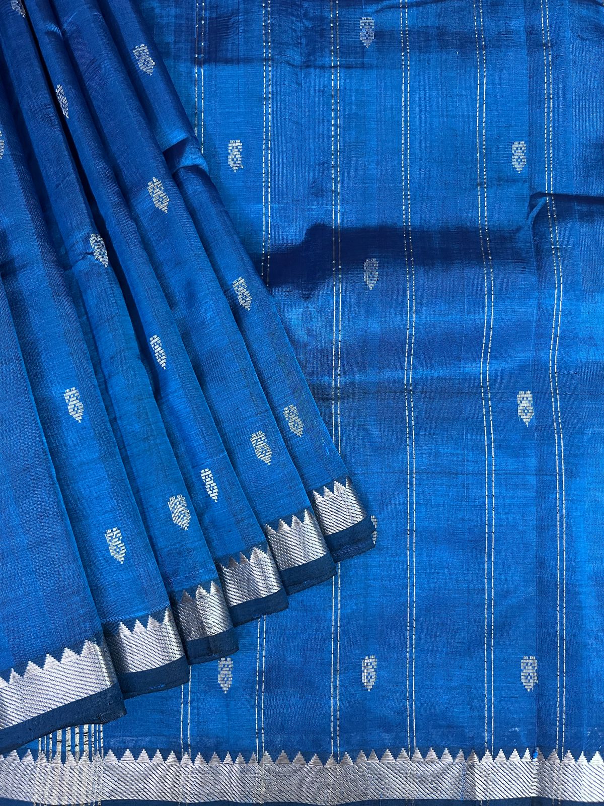 Jamdani saree