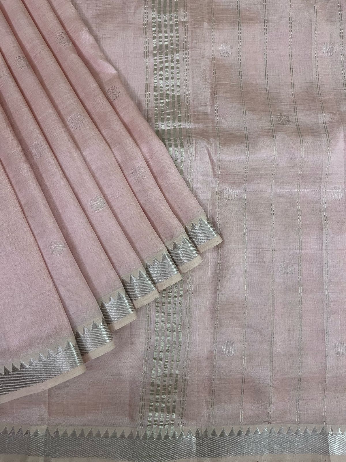 Jamdani saree