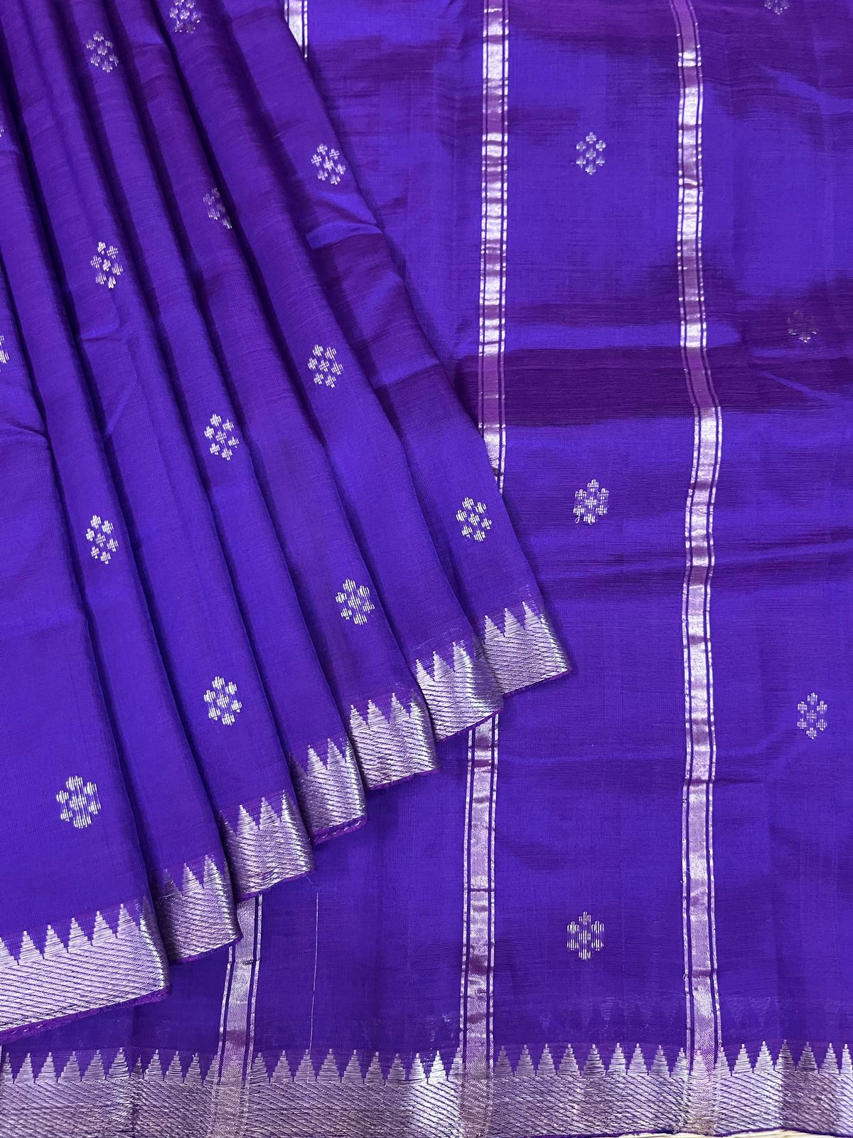 Jamdani saree