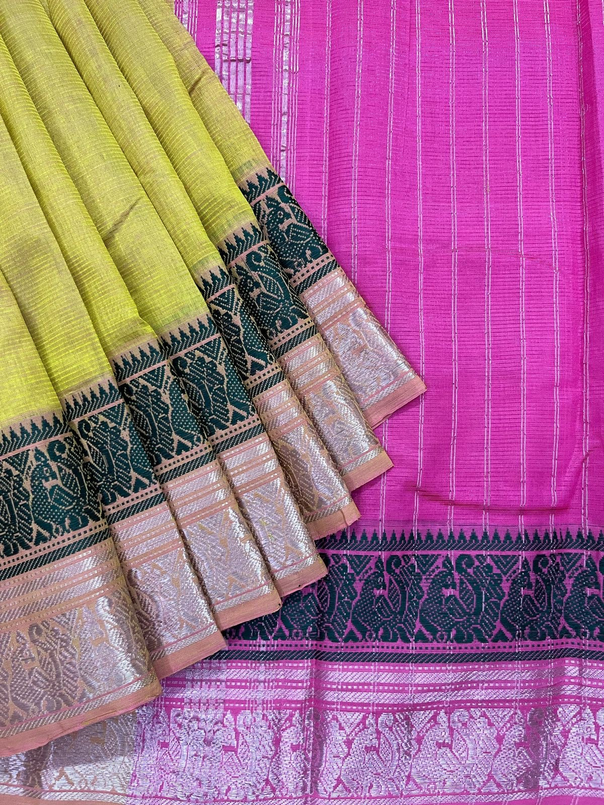 Zari and Thread border saree
