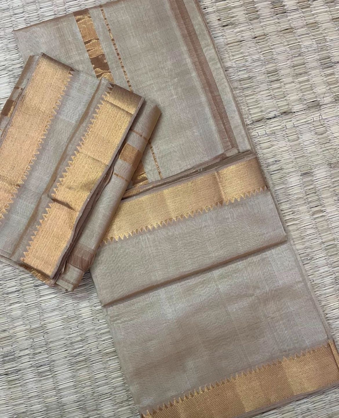 Dothi sets