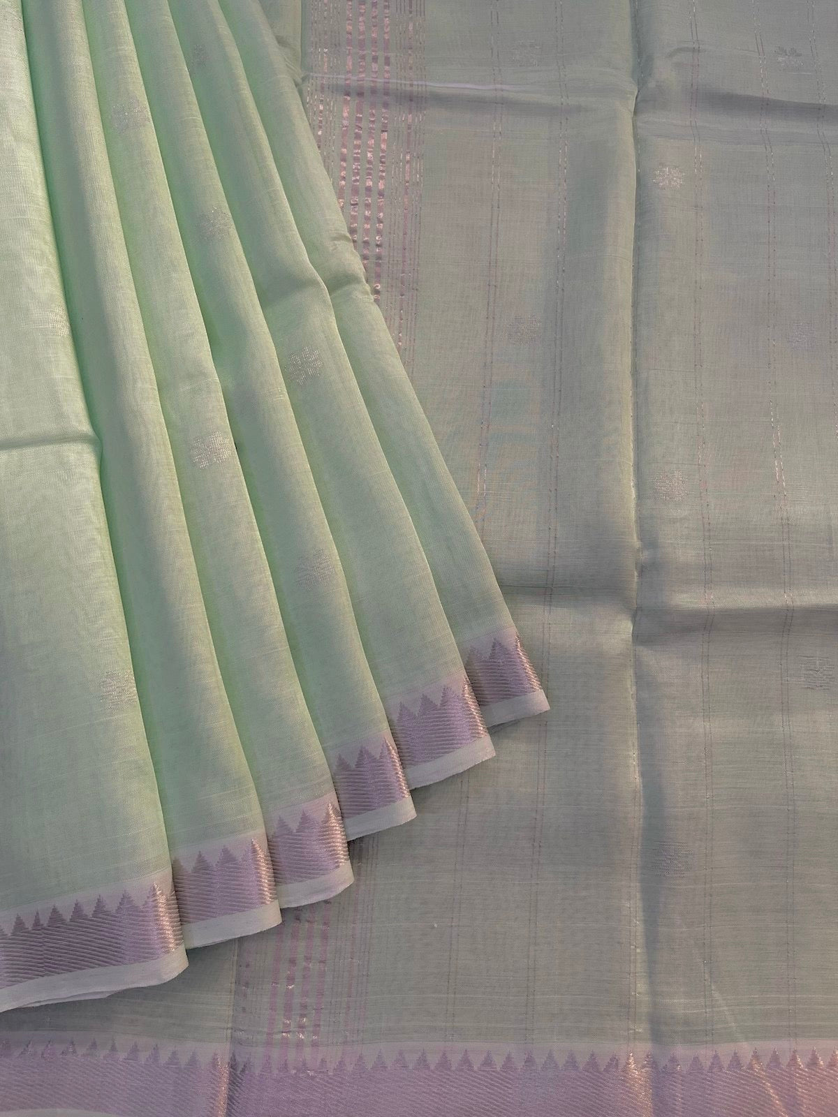 Jamdani saree