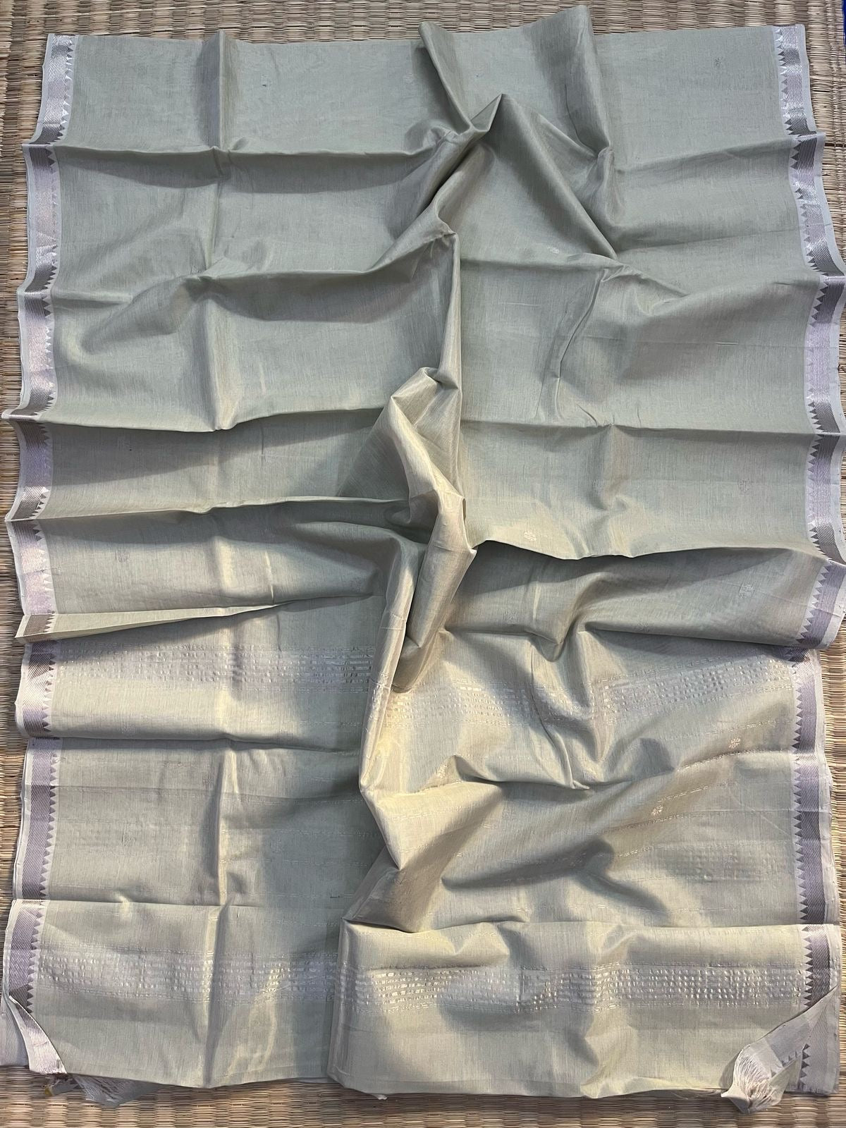 Jamdani saree