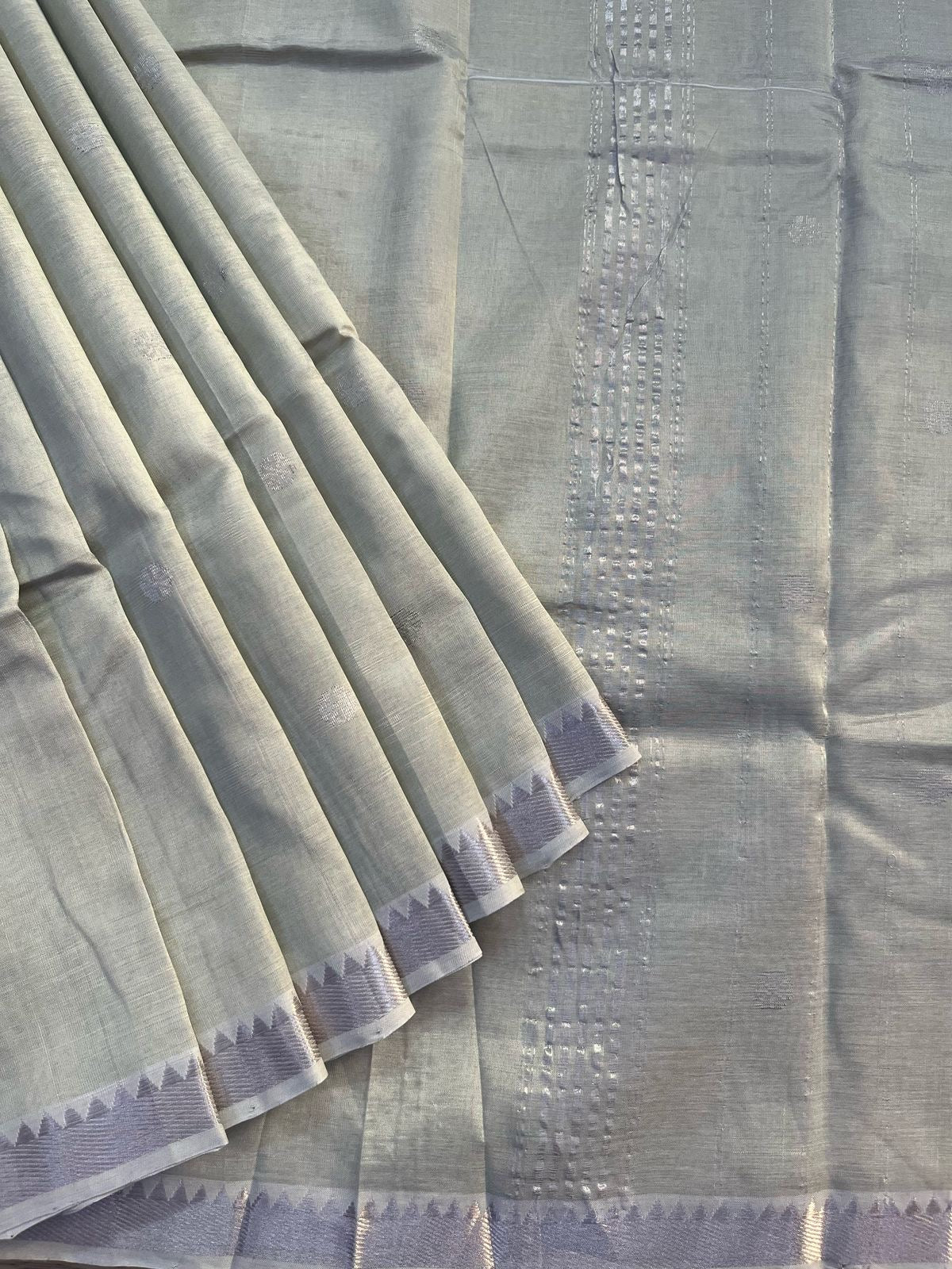 Jamdani saree